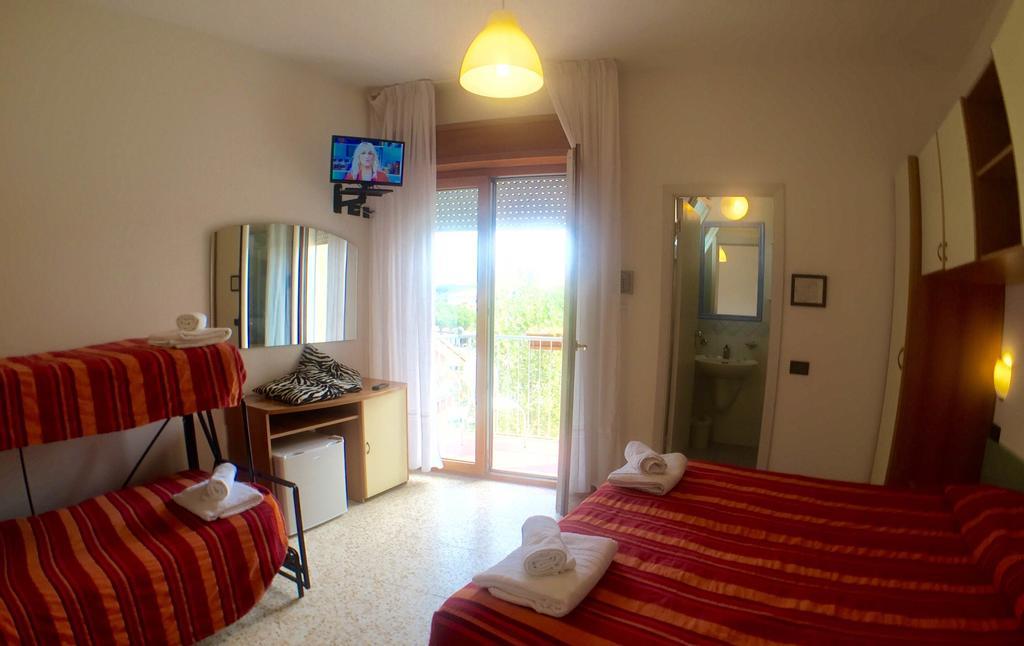 Hotel Mehari Riccione Quarto foto