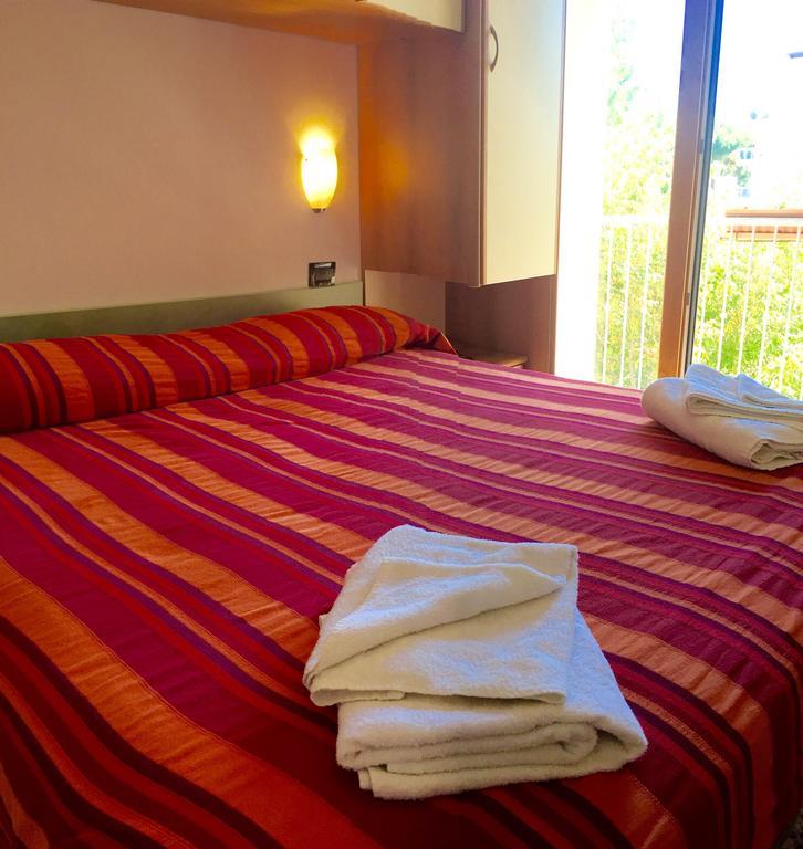 Hotel Mehari Riccione Quarto foto