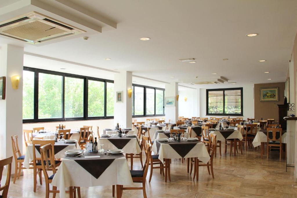 Hotel Mehari Riccione Exterior foto