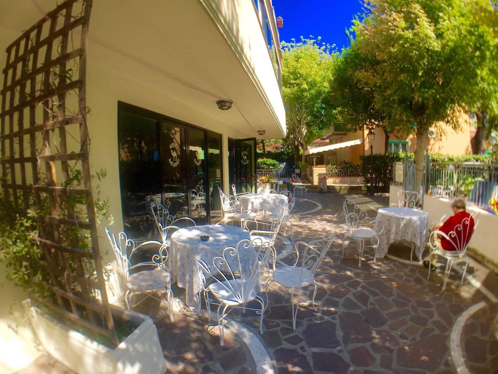 Hotel Mehari Riccione Exterior foto